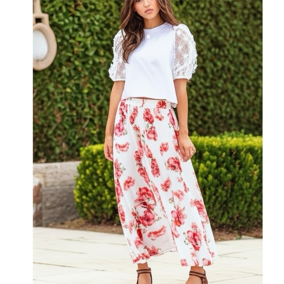 Southern Grace Tops - SOUTHERN GRACE White Blossoms Short Puff Sleeve Blouse Cottage Coastal Chic